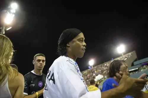 控球权从中 控球权从中